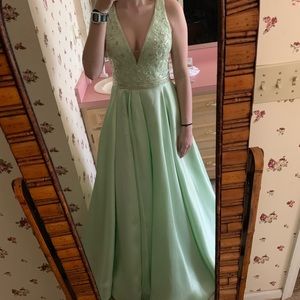 Selling my size 2 Sherri Hill prom dress!
